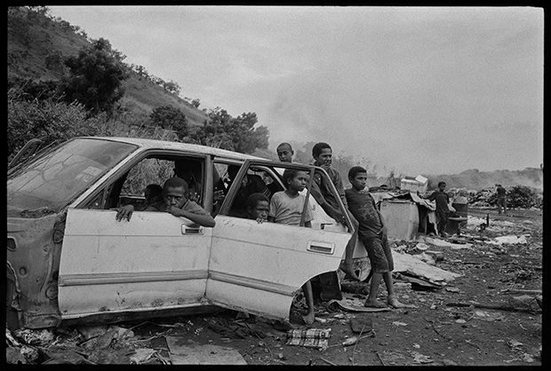 The Outside Land: Stephen Dupont's Papua New Guinea